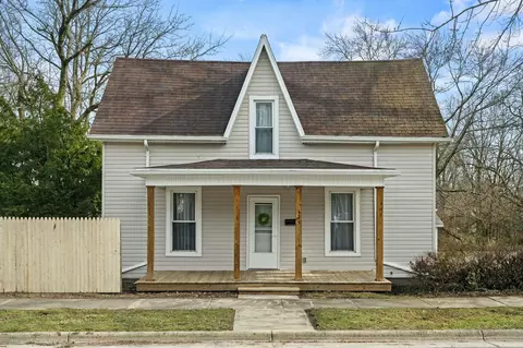 135 E Race St, Mechanicsburg, OH 43044