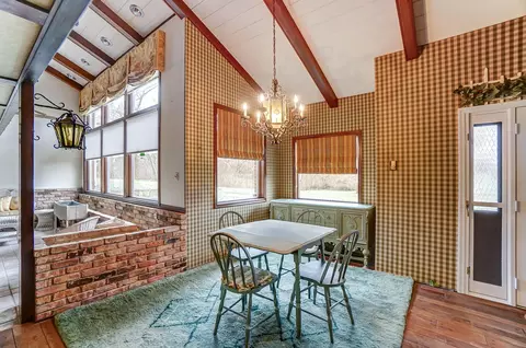 Dining - 1831 Fairfield Pike, Springfield, OH 45502 photo 2 of 4