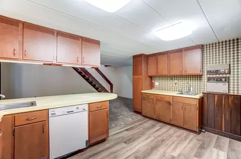 Kitchen - 1831 Fairfield Pike, Springfield, OH 45502 photo 4 of 5
