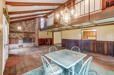 Dining - 1831 Fairfield Pike, Springfield, OH 45502 photo 3 of 4