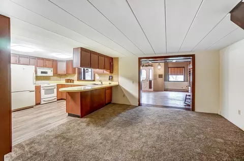 Living - 1831 Fairfield Pike, Springfield, OH 45502 photo 3 of 3