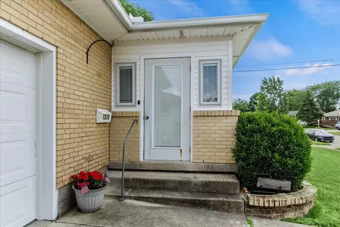 1312 Waltin Ln, Springfield, OH 45503 photo 3