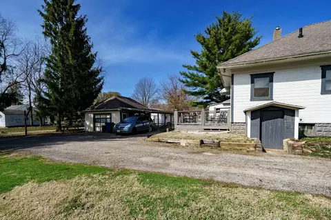 Exterior - 817 N Burnett Rd, Springfield, OH 45503 photo 4 of 9