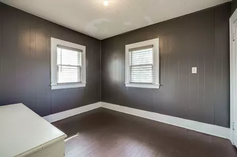 Bedroom - 817 N Burnett Rd, Springfield, OH 45503 photo 5 of 6