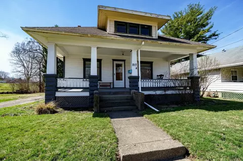 Exterior - 817 N Burnett Rd, Springfield, OH 45503 photo 3 of 9