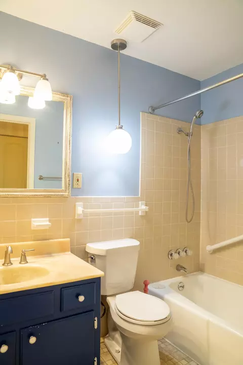 Bath - 327 Villa Rd, Springfield, OH 45503 photo 1 of 2