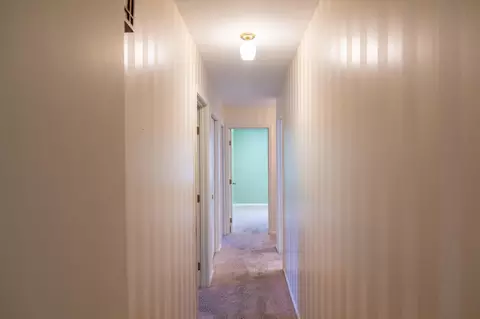Entry Way - 327 Villa Rd, Springfield, OH 45503 photo 2 of 2