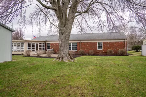 Exterior - 327 Villa Rd, Springfield, OH 45503 photo 8 of 11