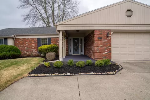 Exterior - 327 Villa Rd, Springfield, OH 45503 photo 4 of 11