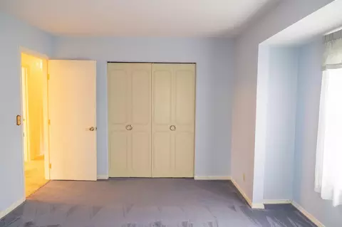 Bedroom - 327 Villa Rd, Springfield, OH 45503 photo 3 of 5