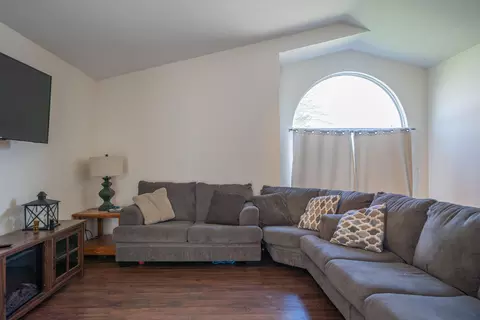 Living - 261 W Pinehurst St, Sidney, OH 45365 photo 3 of 3