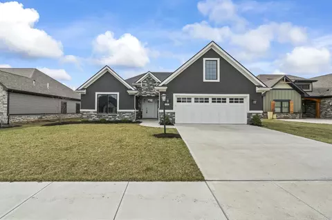 706 Quartz Ln, Tipp City, OH 45371