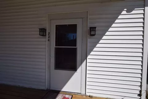 234 W Walnut St, Saint Paris, OH 43072 photo 4