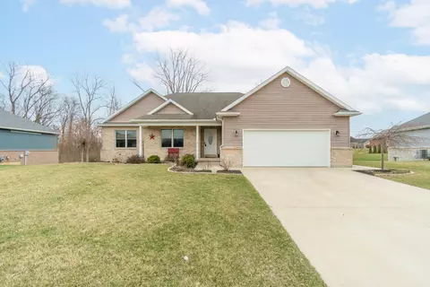 1045 Winter Ridge Dr, Sidney, OH 45365