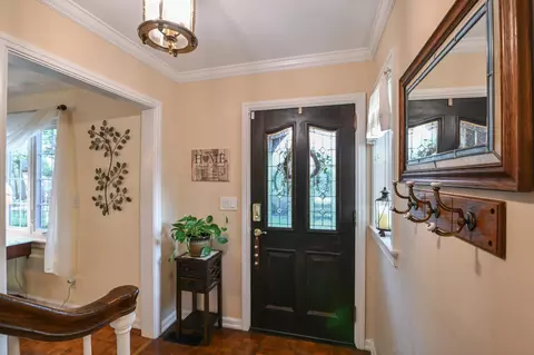 Entry Way - 721 Tanglewood Dr, Springfield, OH 45504 photo 1 of 11