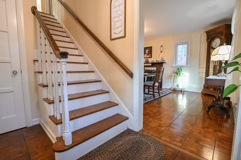 Entry Way - 721 Tanglewood Dr, Springfield, OH 45504 photo 2 of 11