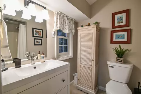 Bath - 721 Tanglewood Dr, Springfield, OH 45504 photo 8 of 10