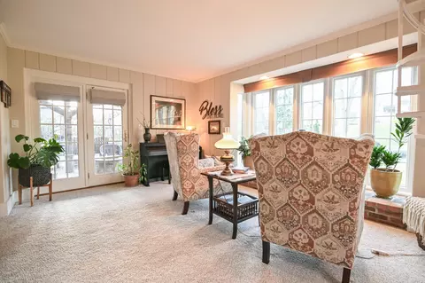 Living - 721 Tanglewood Dr, Springfield, OH 45504 photo 6 of 7