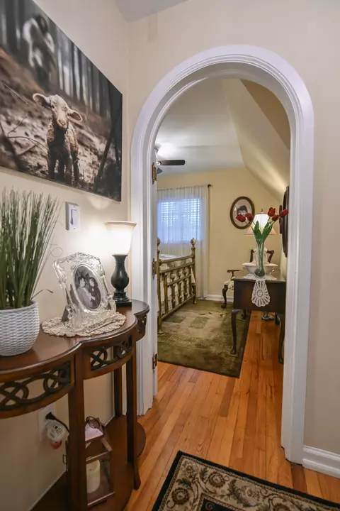 Entry Way - 721 Tanglewood Dr, Springfield, OH 45504 photo 8 of 11