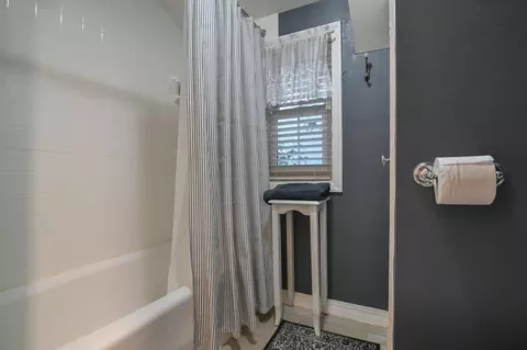 Bath - 721 Tanglewood Dr, Springfield, OH 45504 photo 4 of 10