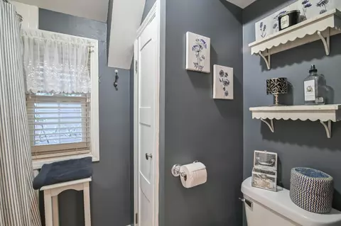 Bath - 721 Tanglewood Dr, Springfield, OH 45504 photo 3 of 10