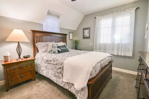 Bedroom - 721 Tanglewood Dr, Springfield, OH 45504 photo 6 of 7