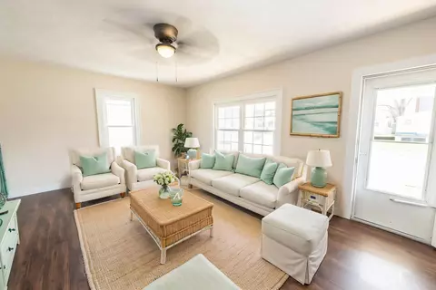 Living - 708 Rice St, Springfield, OH 45505 photo 2 of 4