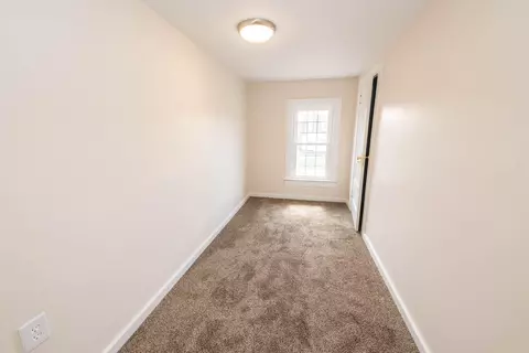 Entry Way - 708 Rice St, Springfield, OH 45505 photo 3 of 4