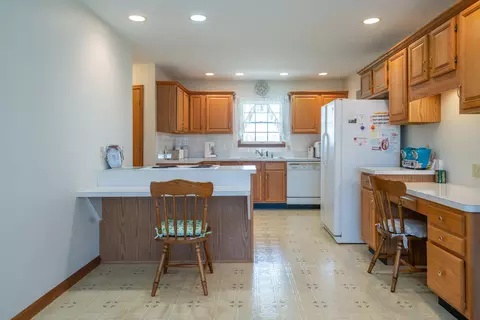 Kitchen - 6284 Zachary Ave, Springfield, OH 45502 photo 5 of 6