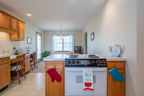 Kitchen - 6284 Zachary Ave, Springfield, OH 45502 photo 6 of 6