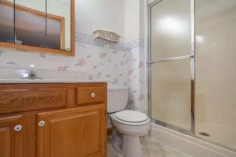 Bath - 6284 Zachary Ave, Springfield, OH 45502 photo 1 of 6