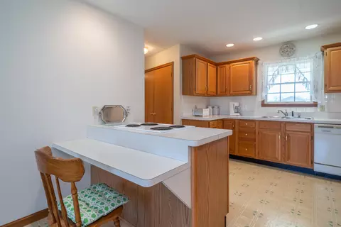 Kitchen - 6284 Zachary Ave, Springfield, OH 45502 photo 4 of 6