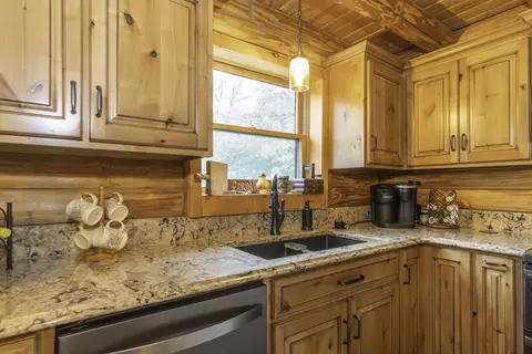 Kitchen - 18255 Pence Rd, Sidney, OH 45365 photo 4 of 9
