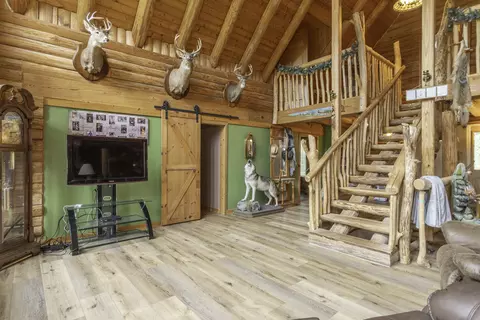 Entry Way - 18255 Pence Rd, Sidney, OH 45365 photo 3 of 12