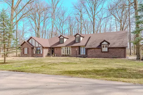 2955 Broken Woods Dr, Troy, OH 45373