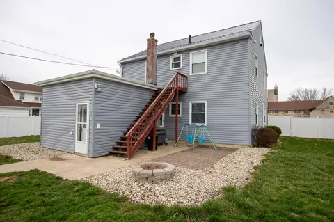 Exterior - 424 E Anthony St, Celina, OH 45822 photo 5 of 5