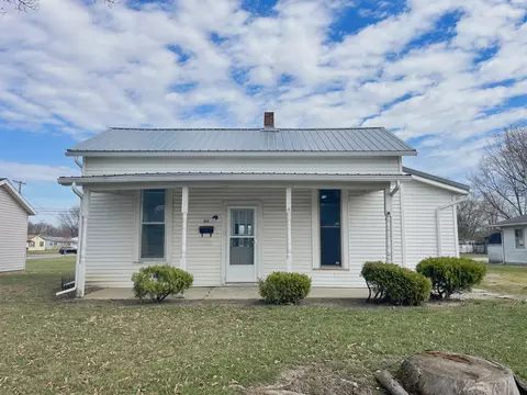 204 N Wood St, Wapakoneta, OH 45895