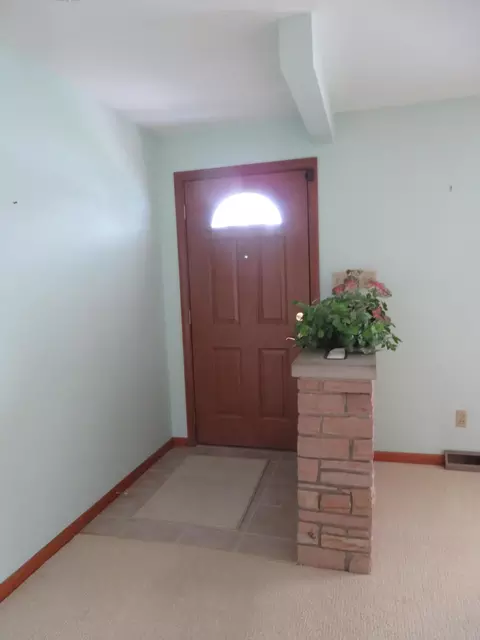 120 Thomaston Trl, Springfield, OH 45503 photo 3