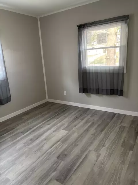 1345 N Plum St, Springfield, OH 45504 photo 5