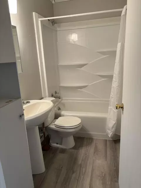 1345 N Plum St, Springfield, OH 45504 photo 6