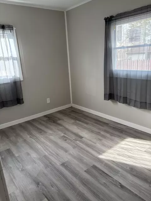 1345 N Plum St, Springfield, OH 45504 photo 4