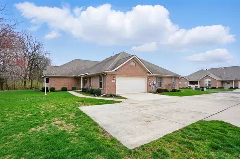 720 Deerfield Trl, Springfield, OH 45503