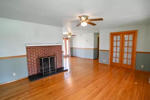 Living - 600 Ionic Cir, Enon, OH 45323 photo 2 of 5