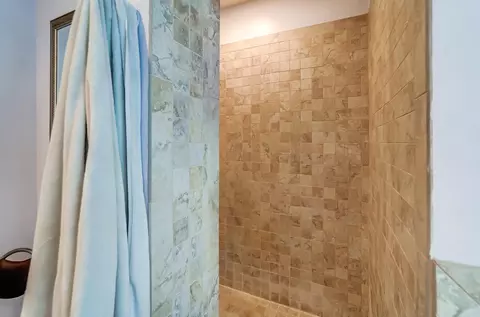 Bath - 663 Aberfelda Dr, Springfield, OH 45504 photo 5 of 10