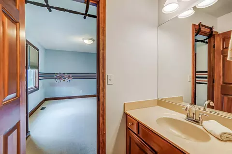 Bath - 663 Aberfelda Dr, Springfield, OH 45504 photo 8 of 10