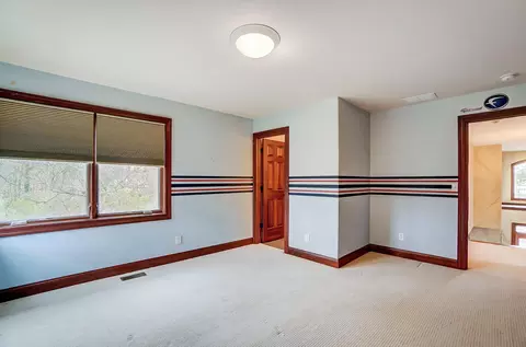 Bedroom - 663 Aberfelda Dr, Springfield, OH 45504 photo 5 of 12