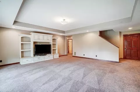 Living - 663 Aberfelda Dr, Springfield, OH 45504 photo 8 of 9