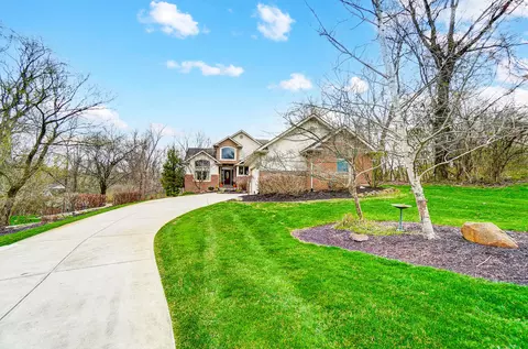 Exterior - 663 Aberfelda Dr, Springfield, OH 45504 photo 2 of 29