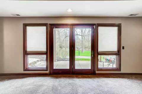 Entry Way - 663 Aberfelda Dr, Springfield, OH 45504 photo 11 of 11