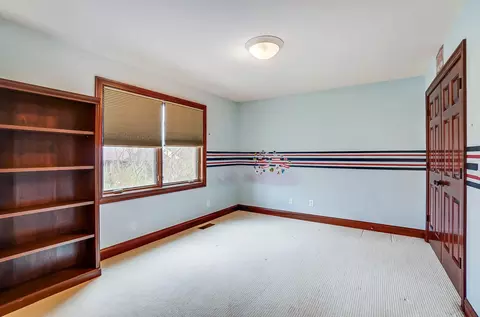 Bedroom - 663 Aberfelda Dr, Springfield, OH 45504 photo 7 of 12